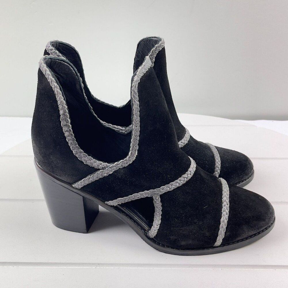 Journee Collection Womens Courtny Leather Contrast Trim Shooties Shoes Size 8